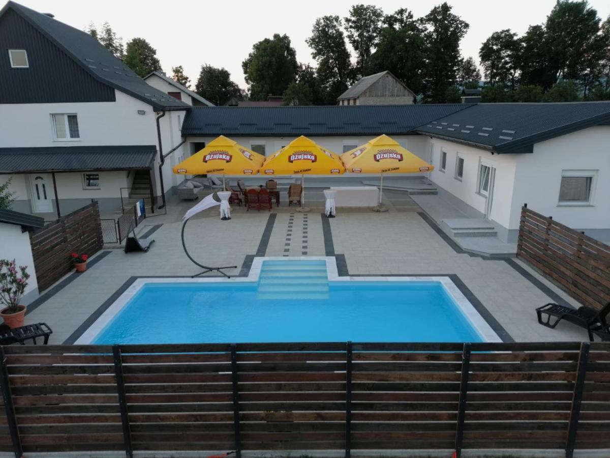 Apartmani Albatros Perusic Exterior photo